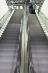 Rolltreppe (in Bewegung)
