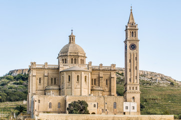 Fototapeta na wymiar Ta 'Pinu kościół niedaleko Gharb Gozo, Malta
