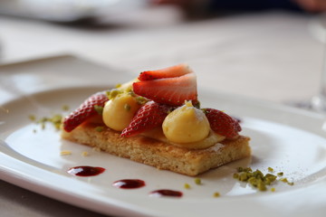 Sablé breton aux fraises, crème citron 4