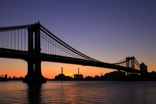Manhattan bridge New York skyline