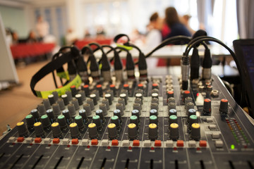 mixing desk © aerogondo