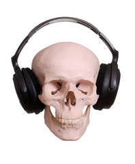 skull with headphones