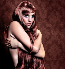 Mädchen mit wunderschönen, braunen, langen Haaren / hairbeauty