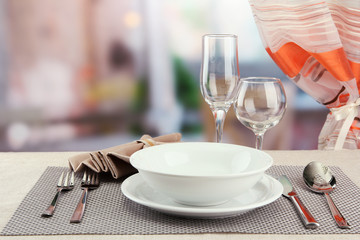 Fototapeta na wymiar Ustawienie tabeli w restauracji