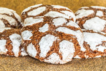 chocolate crinkles