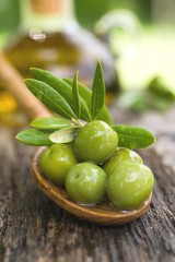 Frische Oliven