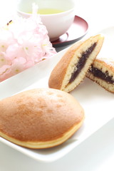 japanese confectionery, red bean paste pan cake Dorayaki