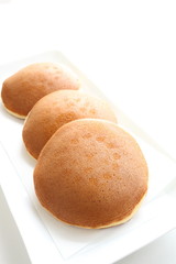 Japanese confectionery, Dorayaki and green tea