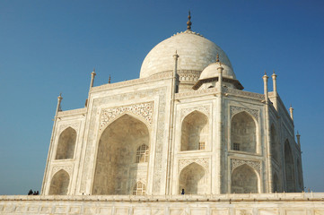 Fototapeta na wymiar Taj Mahal w Agra - słynnej góry w Uttar Pradesh, Indie