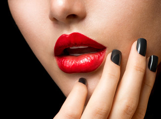 Naklejka premium Makeup and Manicure. Black Nails and Red Lips