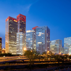 Fototapeta na wymiar budynki biurowe w centrum Pekinu w czasie zachodu słońca