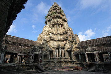Naklejka premium Angkor Wat : la cour centrale
