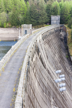 Loch Laggan dam, Highlands, Scotland