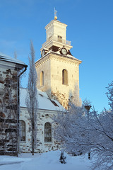 Fototapeta na wymiar Katedra w zimie Kuopio, Finlandia