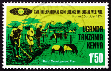 Postage stamp Tanzania, Kenya, Uganda 1974 Family Hoeing