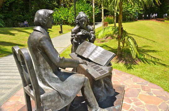 Monument dedicated to Chopin in Singapore Botanic Gardens