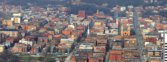 Obraz premium Panoramic view of Cincinnati historic district