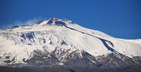 Fototapeta na wymiar Etna widok z kolejowego Circumetnea