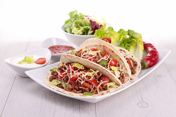 tacos with beef and tomato