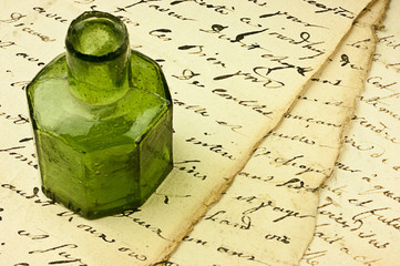 Manoscritto e calamaio