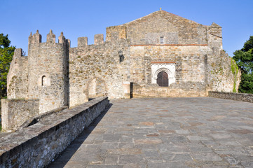 Obraz premium Iglesia de los Ángeles, San Vicente de Barquera, Cantabria
