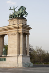 Fototapeta na wymiar Budapest - Piazza degli eroi - Statua