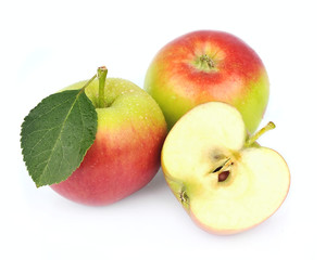 apple fruits with leaves