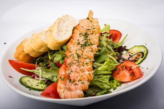 Salat mit Gamba spiess