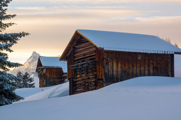 Winterabend in den Bergen