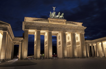 Obraz premium Abend am Brandenburger Tor
