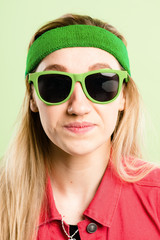 funny woman portrait real people high definition green backgroun