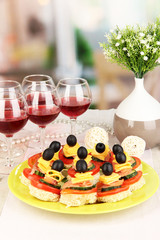 Canapes and wine in restaurant