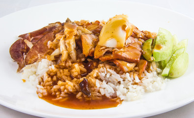 Khao Moo Daeng (rice with roasted red pork)
