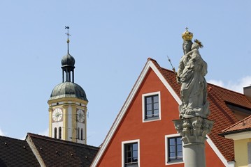Mariensäule und Turm der Jesuitenkirche, Mindelheim