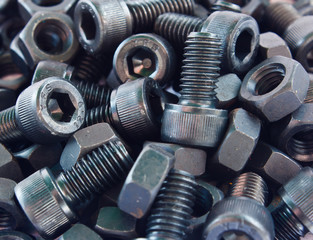 Hexagonal screws in the industry
