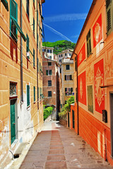 Naklejka na ściany i meble Camogli, kolorowe ulice wybrzeżu Ligurii
