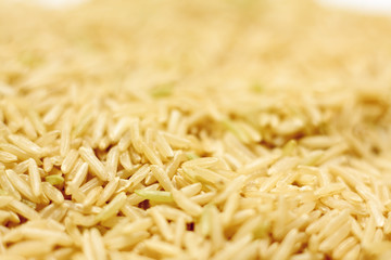 Uncooked brown rice