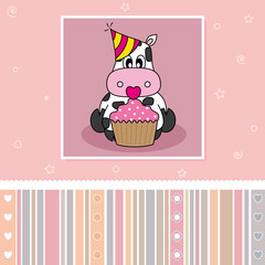 Tarjeta cumpleaños. Vaca con una magdalena