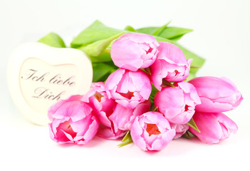 Liebeserklärung mit Herz und Tulpen