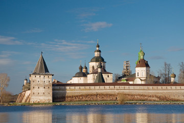 Fototapeta na wymiar Кирилло-Белозерский монастырь