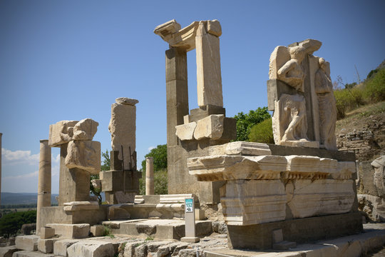Pollio Fountain Ephesus