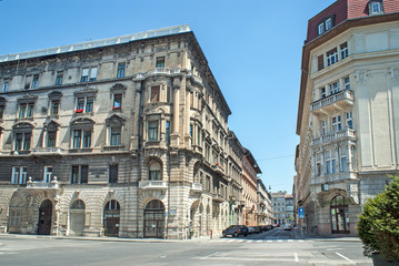 Fototapeta na wymiar Stara ulica w Budapeszcie (stolicy Węgier)