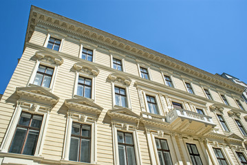 Fototapeta na wymiar Szczegóły starym tradycyjnym budynku w Budapeszcie miasta, Węgry