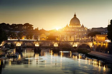 Foto op Canvas zicht op de Tiber en de Sint-Pietersbasiliek in Vaticaan © Iakov Kalinin