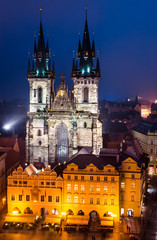 Fototapeta na wymiar Tyn Church, symbol starego miasta Praga