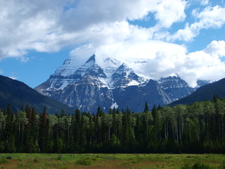 Fototapeta na wymiar Mount Robson