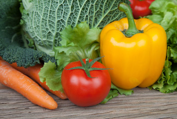 Gemüse auf Holz III