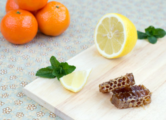 Honeycomb, lemon, peppermint and mandarins