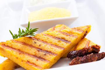 Polenta gegrillt