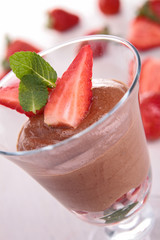 chocolate mousse with strawberries
